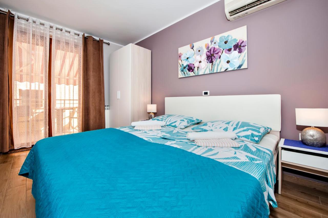 Casa Leona Apartment Ровин Екстериор снимка